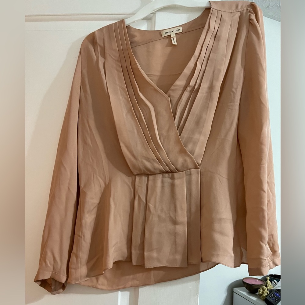Lite weight flowy pink top
